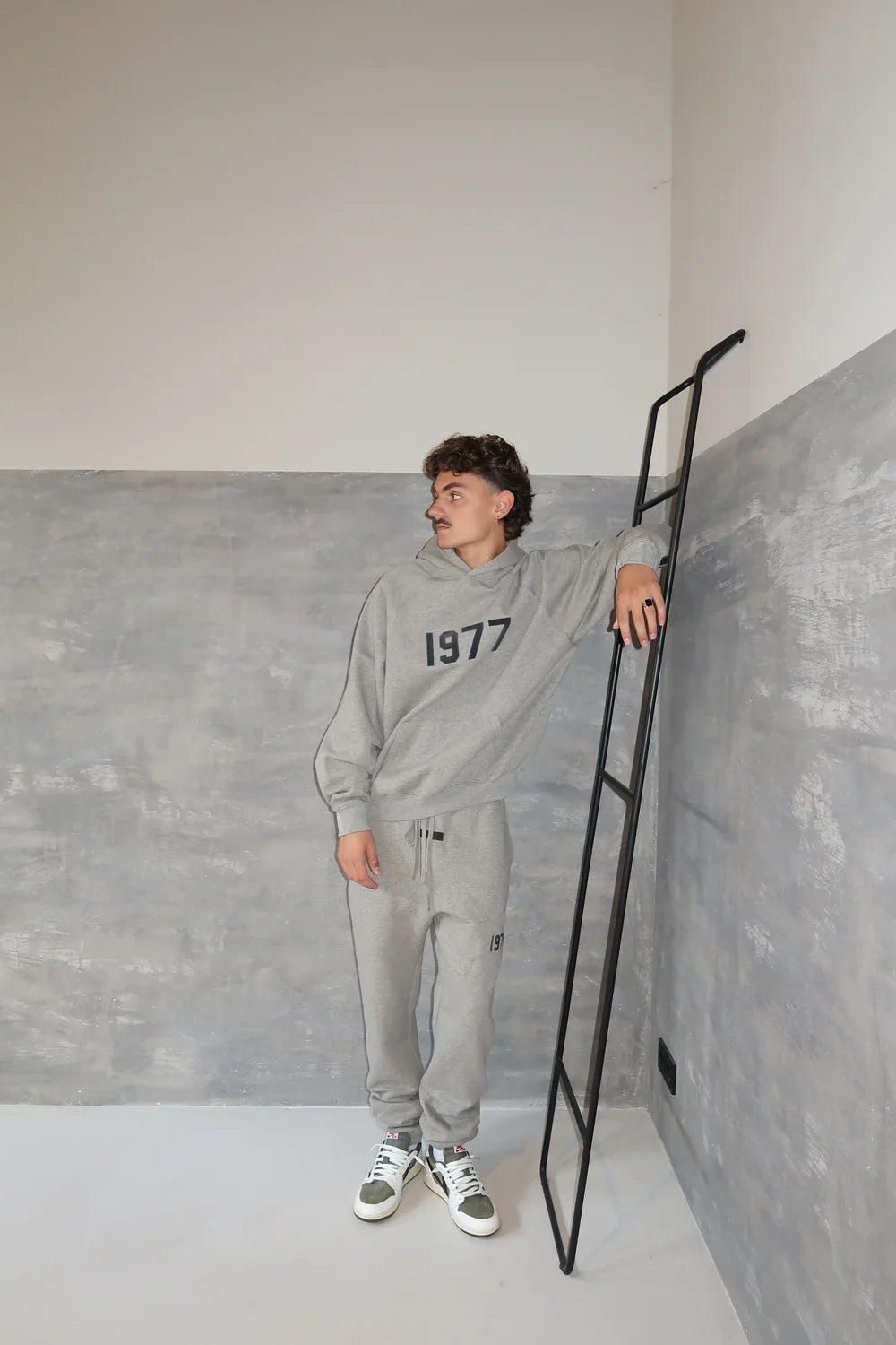 Fear of God Essentials 1977 Dark Oatmeal Komplettset