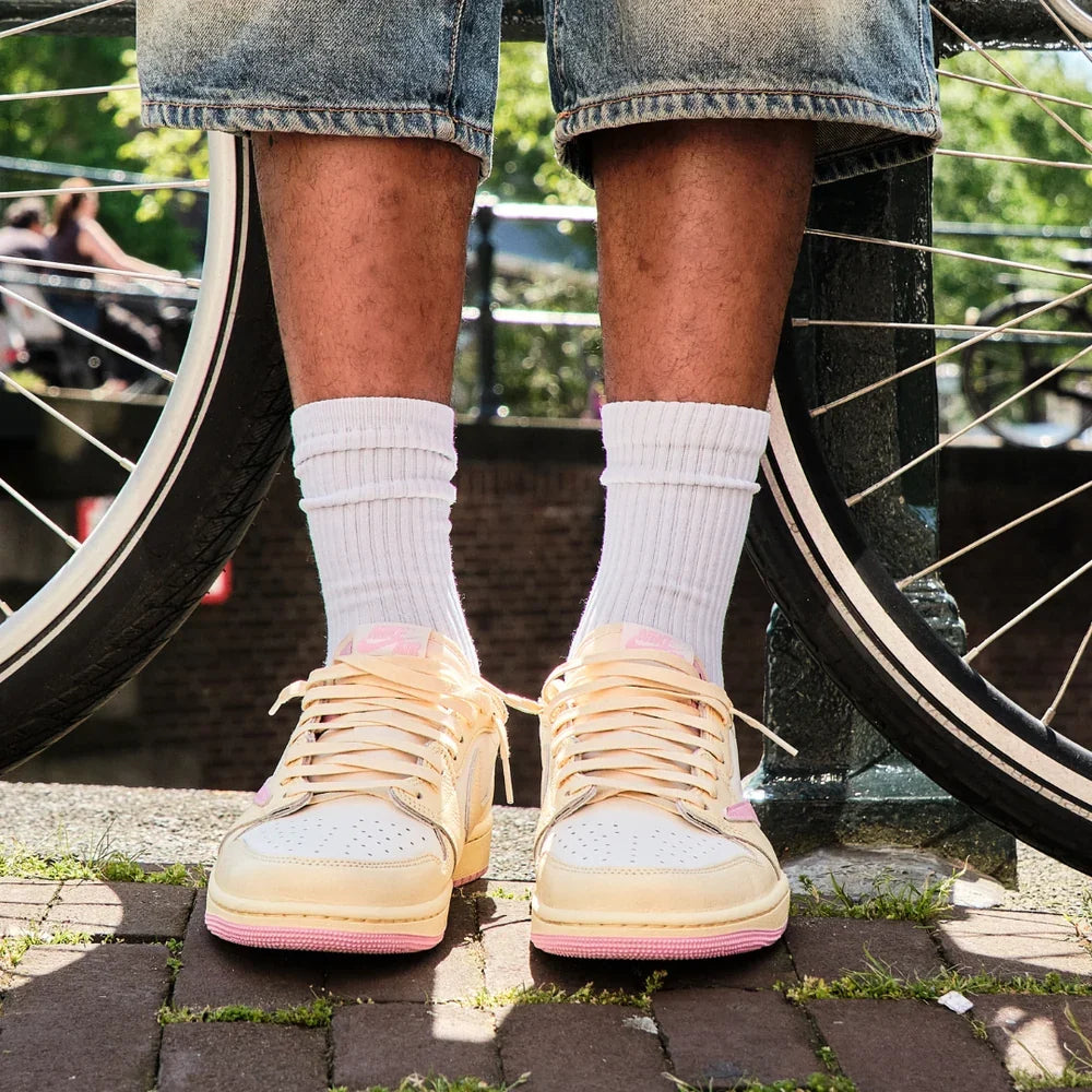 AJ1 Retro Low OG SP Travis Scott Shy Rosa