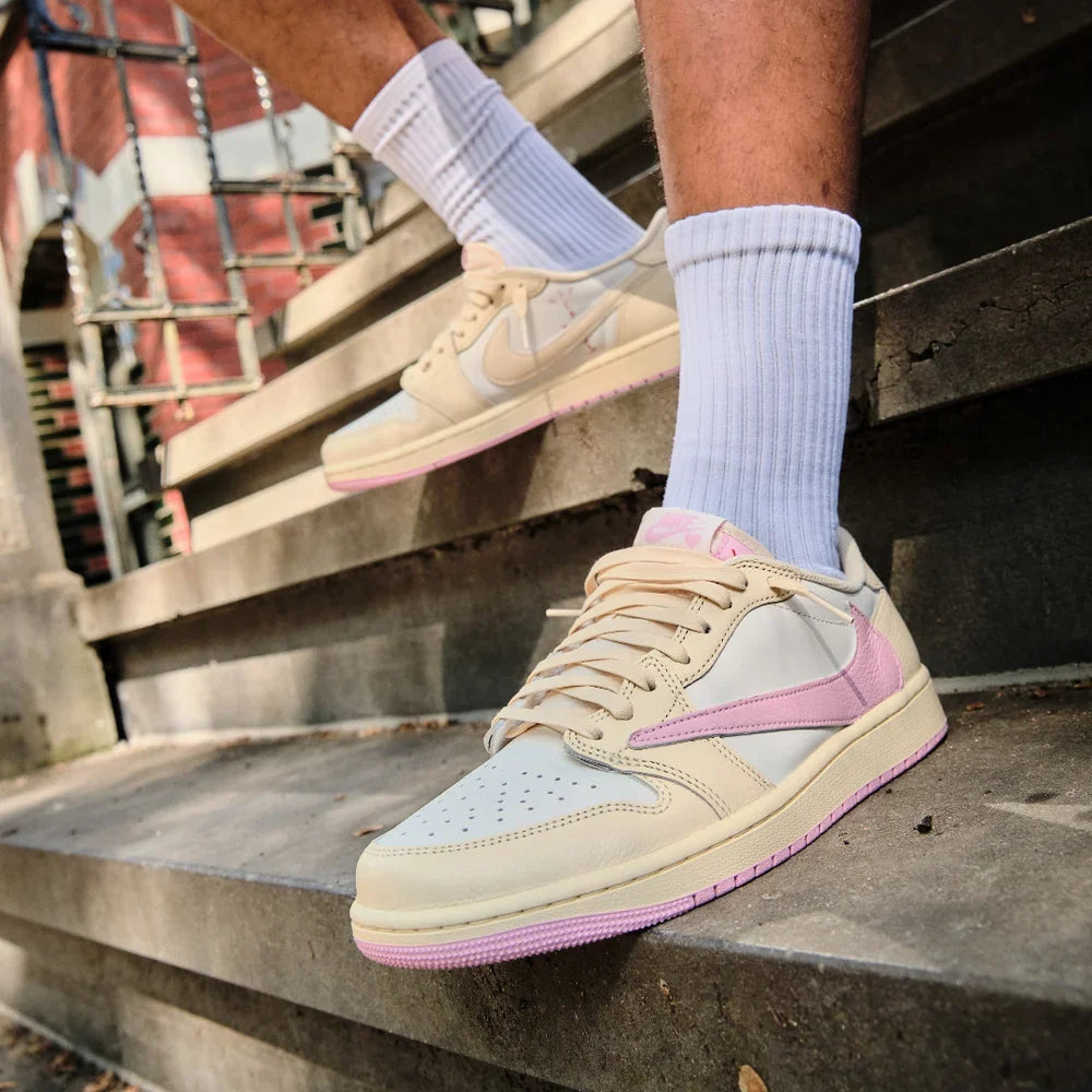 AJ1 Retro Low OG SP Travis Scott Shy Rosa